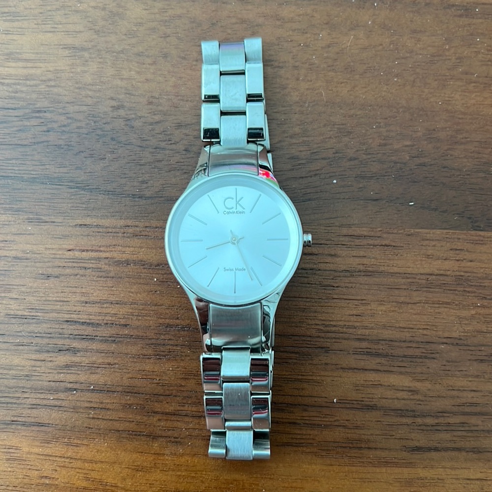 Calvin Klein silver watch / needs battery